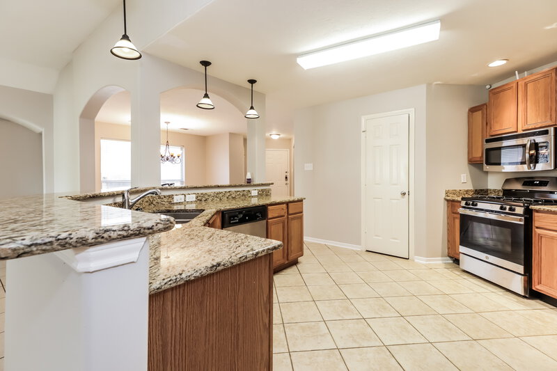 2,105/Mo, 13907 Naples Park Ln Houston, TX 77070 Kitchen View 2