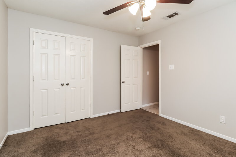 2,105/Mo, 13907 Naples Park Ln Houston, TX 77070 Bedroom View