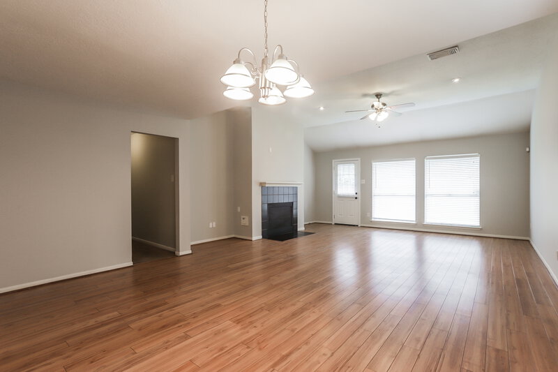 0/Mo, 12626 Timbermeadow Dr Houston, TX 77070 Dining Room View 3