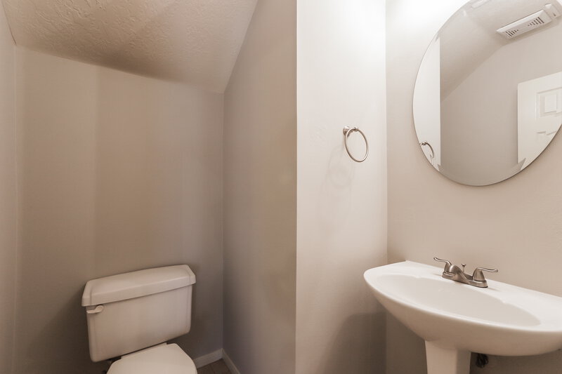 0/Mo, 12626 Timbermeadow Dr Houston, TX 77070 Bathroom View 2