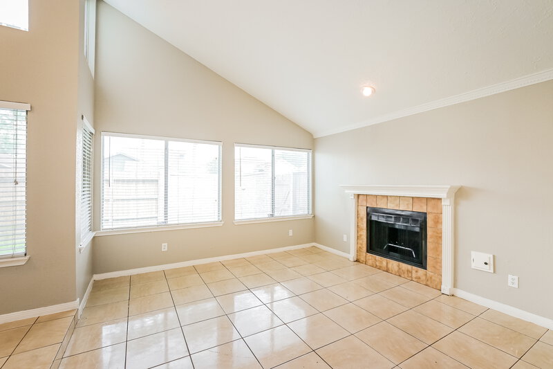 1,855/Mo, 7802 La Rochelle Circle Missouri City, TX 77071 Living Room View