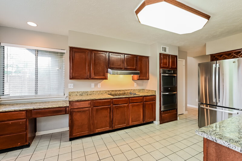 1,855/Mo, 7802 La Rochelle Circle Missouri City, TX 77071 Kitchen View 2