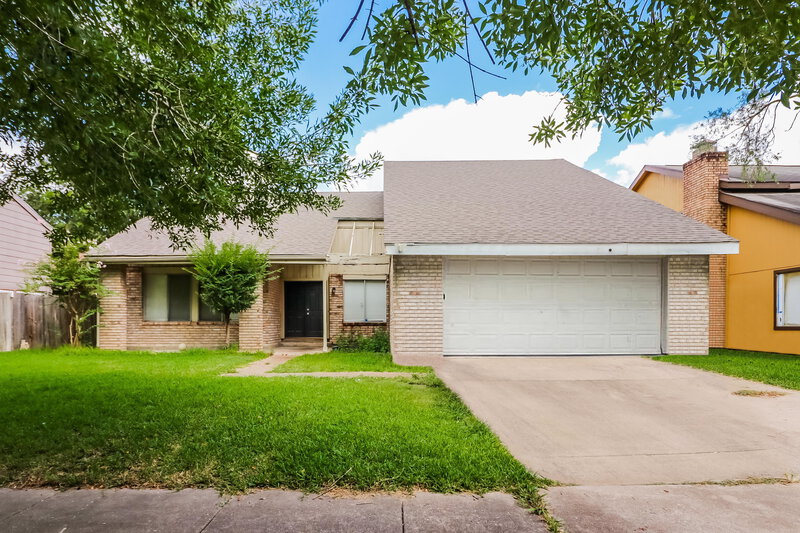 0/Mo, 12327 Braesridge Dr Houston, TX 77071 External View