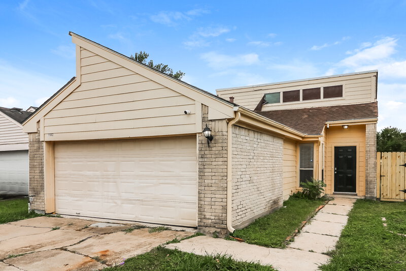 1,840/Mo, 11002 Willwood Dr Houston, TX 77072 Front View