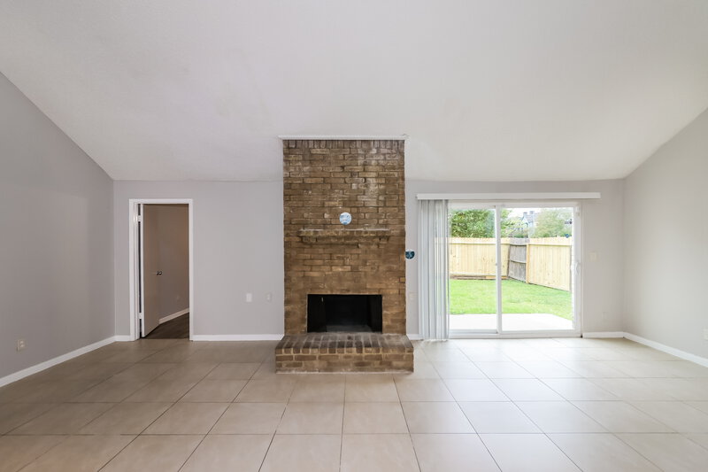 1,840/Mo, 11002 Willwood Dr Houston, TX 77072 Living Room View