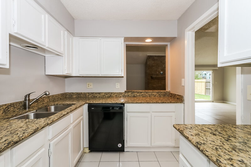 1,840/Mo, 11002 Willwood Dr Houston, TX 77072 Kitchen View