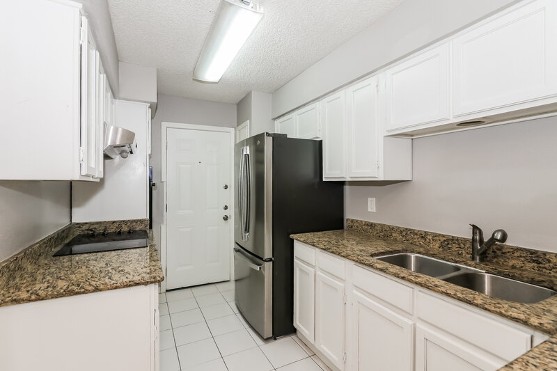 1,840/Mo, 11002 Willwood Dr Houston, TX 77072 Kitchen View 2