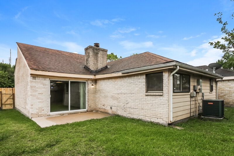1,840/Mo, 11002 Willwood Dr Houston, TX 77072 Rear View