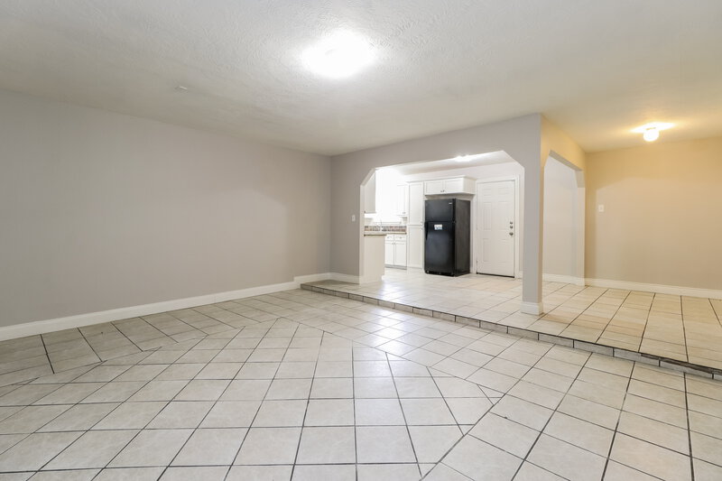 2,000/Mo, 3035 Cinnamon Glen Dr Houston, TX 77073 Living Room View 3