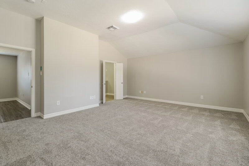 2,000/Mo, 3035 Cinnamon Glen Dr Houston, TX 77073 Main Bedroom View