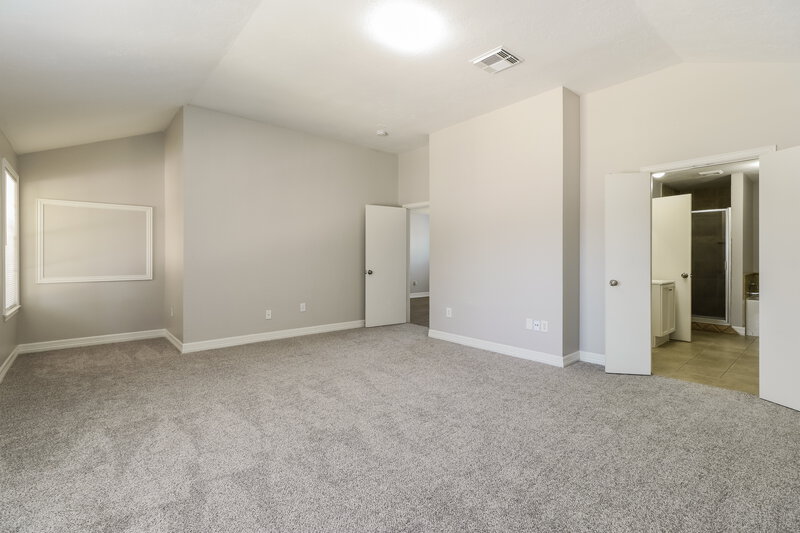 2,000/Mo, 3035 Cinnamon Glen Dr Houston, TX 77073 Main Bedroom View 2