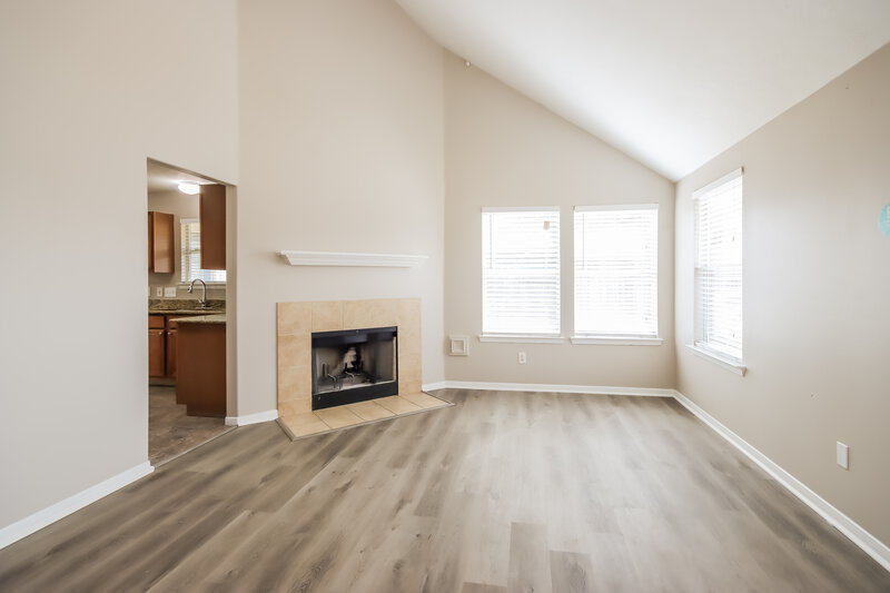 1,930/Mo, 1402 Baychester Ln Houston, TX 77073 Living Room View