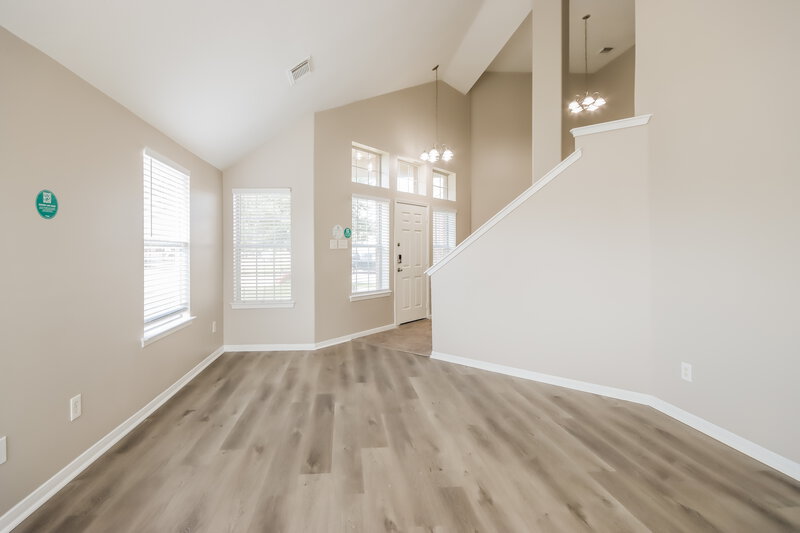 1,930/Mo, 1402 Baychester Ln Houston, TX 77073 Living Room View 2