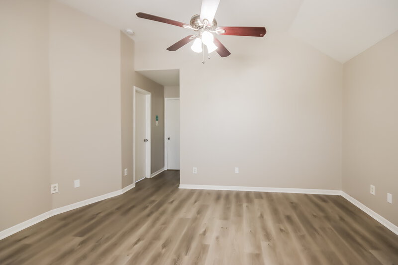 1,930/Mo, 1402 Baychester Ln Houston, TX 77073 Main Bedroom View