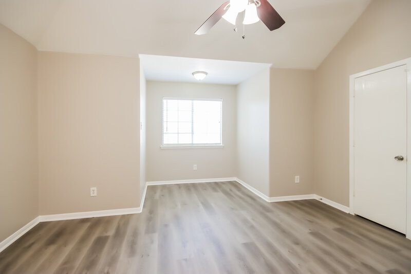 1,930/Mo, 1402 Baychester Ln Houston, TX 77073 Main Bedroom View 2