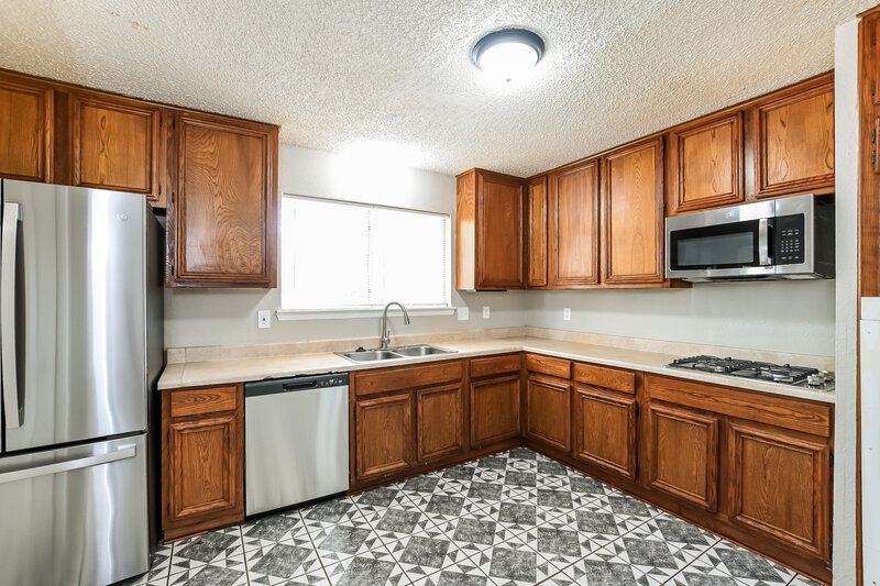 1,825/Mo, 16418 N Cross Dr Houston, TX 77073 Kitchen View 2