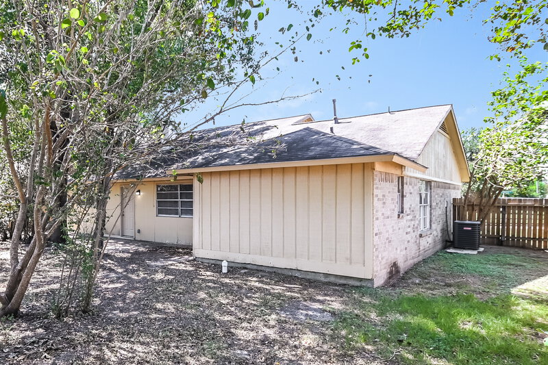 1,825/Mo, 16418 N Cross Dr Houston, TX 77073 Rear View