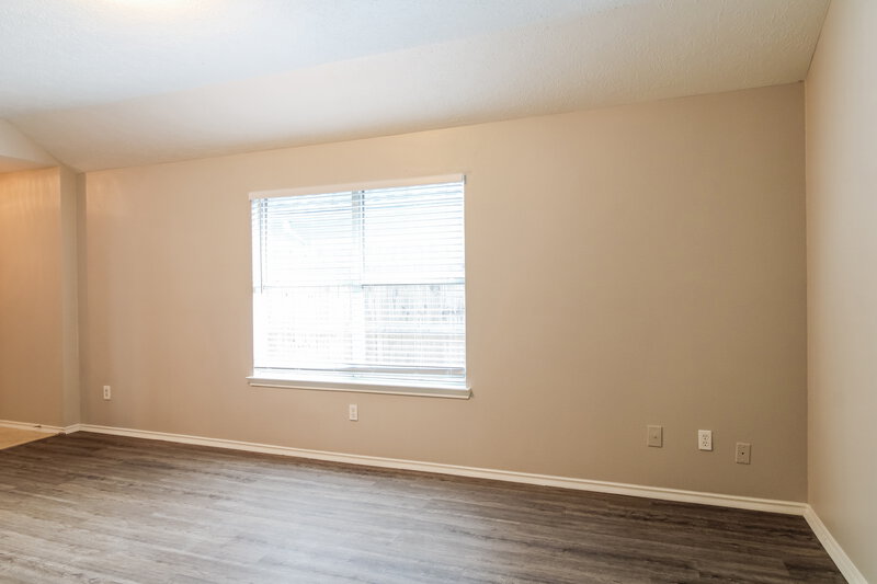 1,615/Mo, 1434 Glasholm Dr Houston, TX 77073 Living Room View
