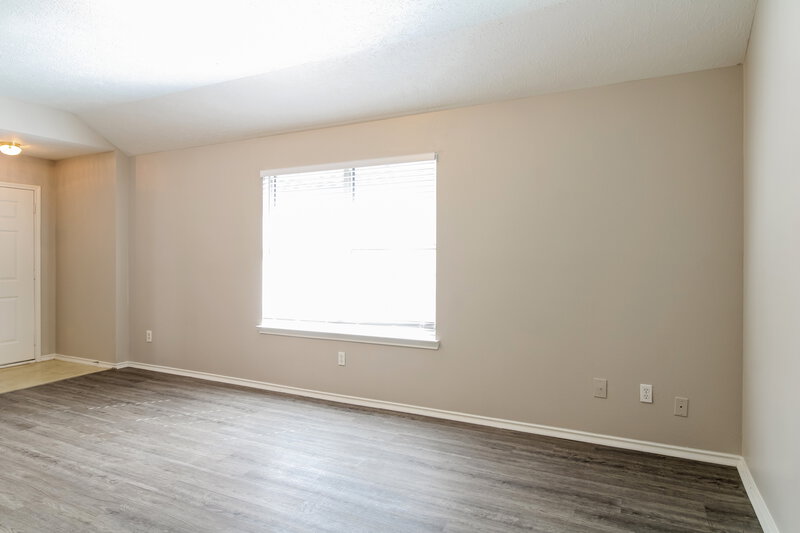 1,615/Mo, 1434 Glasholm Dr Houston, TX 77073 Living Room View 2