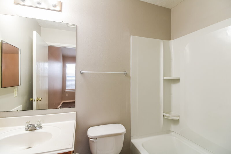 1,615/Mo, 1434 Glasholm Dr Houston, TX 77073 Bathroom View