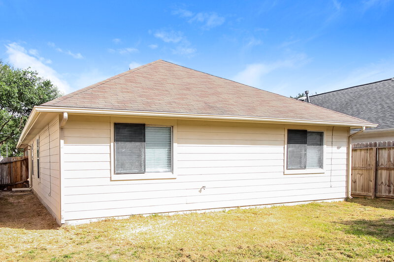 1,615/Mo, 1434 Glasholm Dr Houston, TX 77073 Rear View