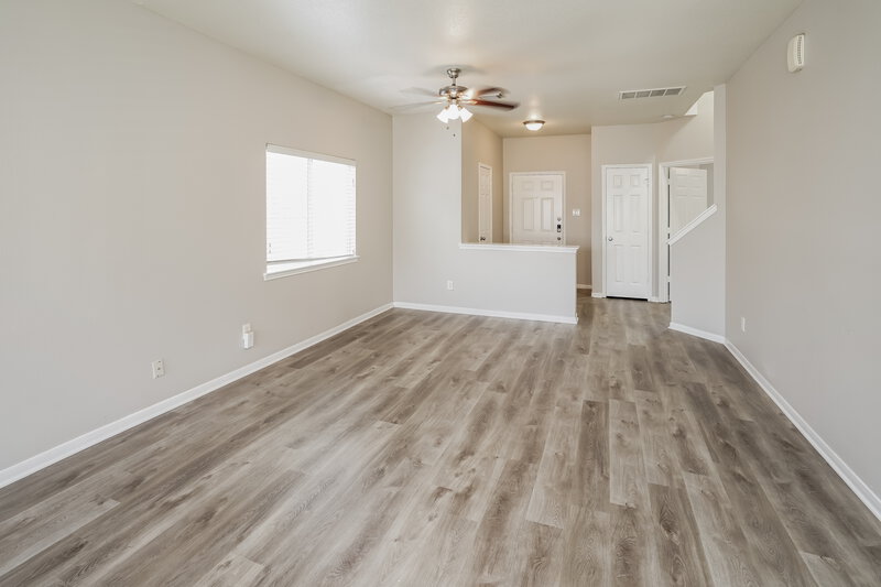 1,825/Mo, 1218 Verde Trails Dr Houston, TX 77073 Living Room View
