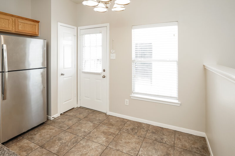 1,825/Mo, 1218 Verde Trails Dr Houston, TX 77073 Dining Room View