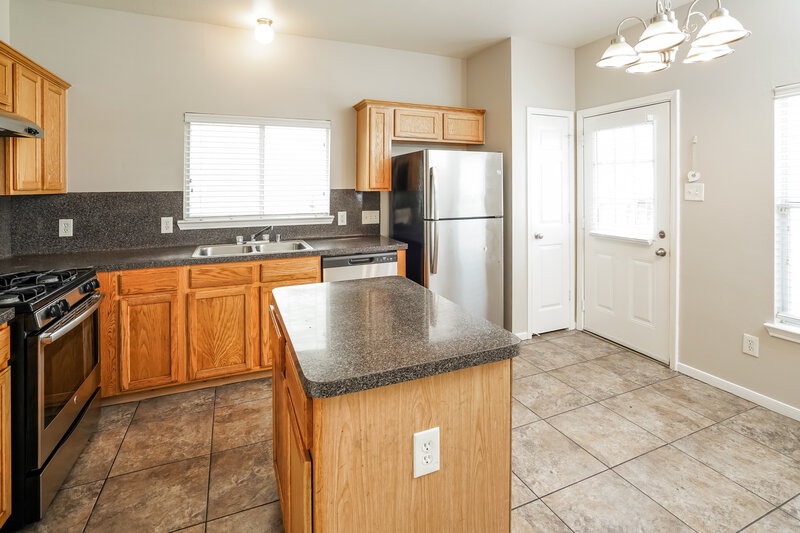 1,825/Mo, 1218 Verde Trails Dr Houston, TX 77073 Kitchen View 2