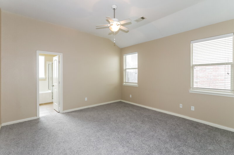 1,885/Mo, 19927 Sapphire Mist Ct Houston, TX 77073 Main Bedroom View