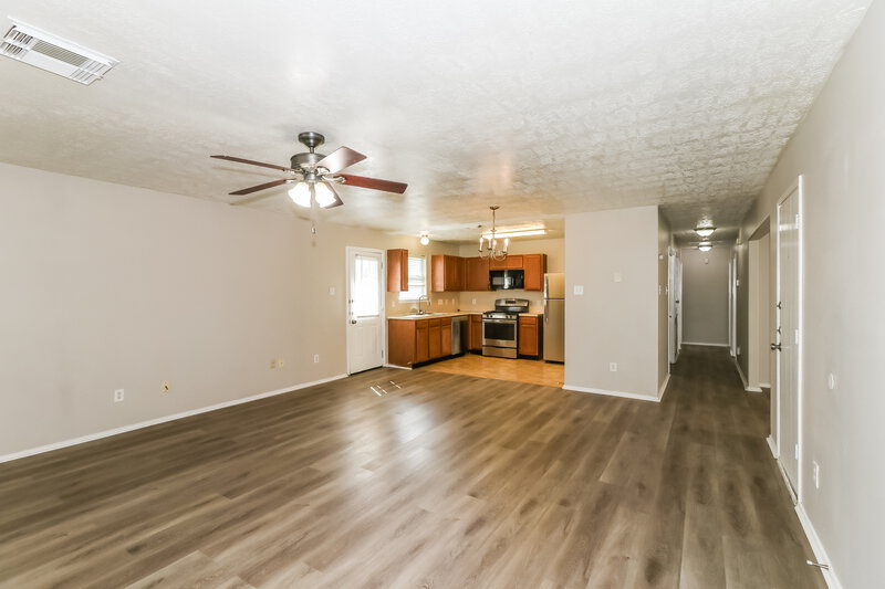 1,650/Mo, 1415 Grand Prince Ln Houston, TX 77073 Living Room View
