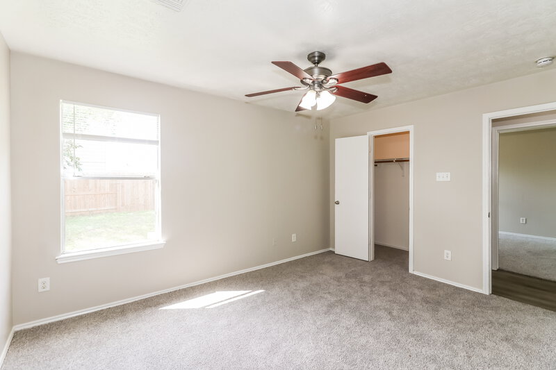 1,650/Mo, 1415 Grand Prince Ln Houston, TX 77073 Main Bedroom View 3
