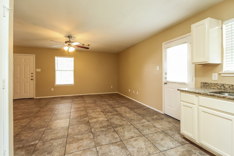 1,775/Mo, 1447 Grand Prince Ln Houston, TX 77073 Kitchen View 4