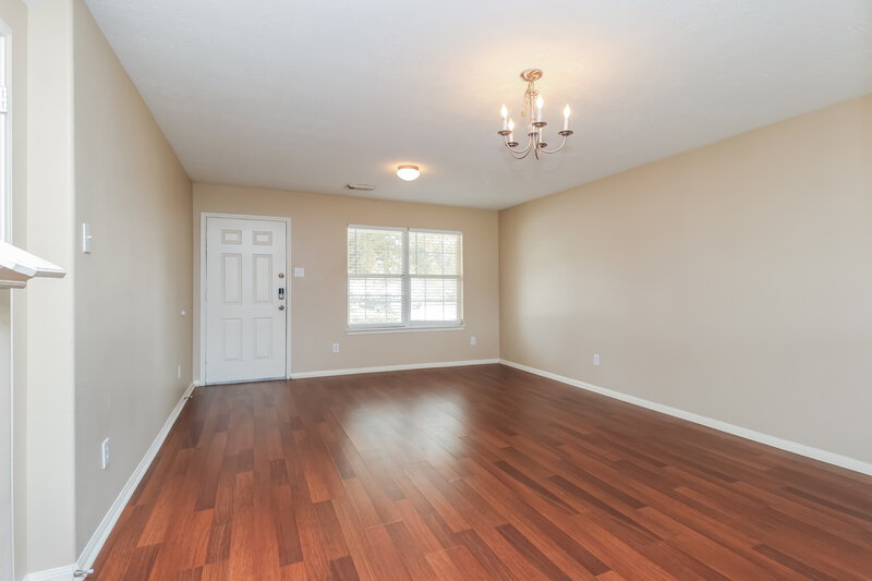 1,945/Mo, 3226 Dogwood Springs Dr Houston, TX 77073 Living Room View 3