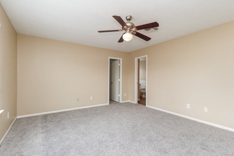 1,945/Mo, 3226 Dogwood Springs Dr Houston, TX 77073 Main Bedroom View 2