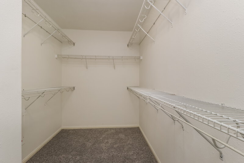 1,945/Mo, 3226 Dogwood Springs Dr Houston, TX 77073 Walk In Closet View