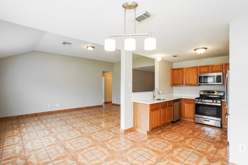1,765/Mo, 710 Danbury Park Ln Houston, TX 77073 Dining Room View 2