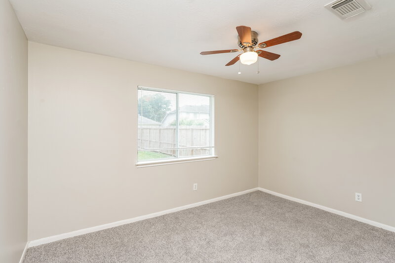1,765/Mo, 710 Danbury Park Ln Houston, TX 77073 Bedroom View 2