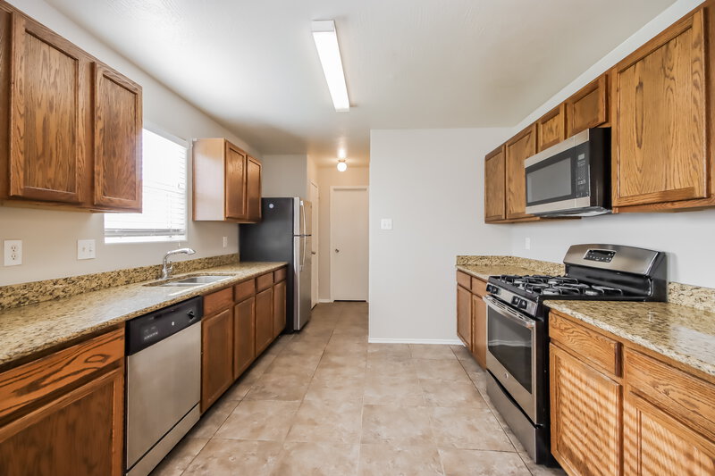 1,785/Mo, 16830 Perryton Ln Houston, TX 77073 Kitchen View