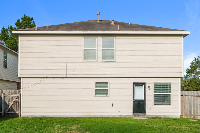 1,785/Mo, 16830 Perryton Ln Houston, TX 77073 Rear View