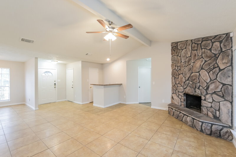 1,705/Mo, 16319 N Mist Dr Houston, TX 77073 Living Room View 2