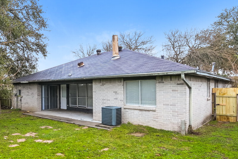 1,705/Mo, 16319 N Mist Dr Houston, TX 77073 Rear View