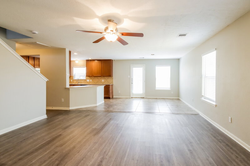 1,705/Mo, 358 Remington Harbor Ct Houston, TX 77073 Living Room View