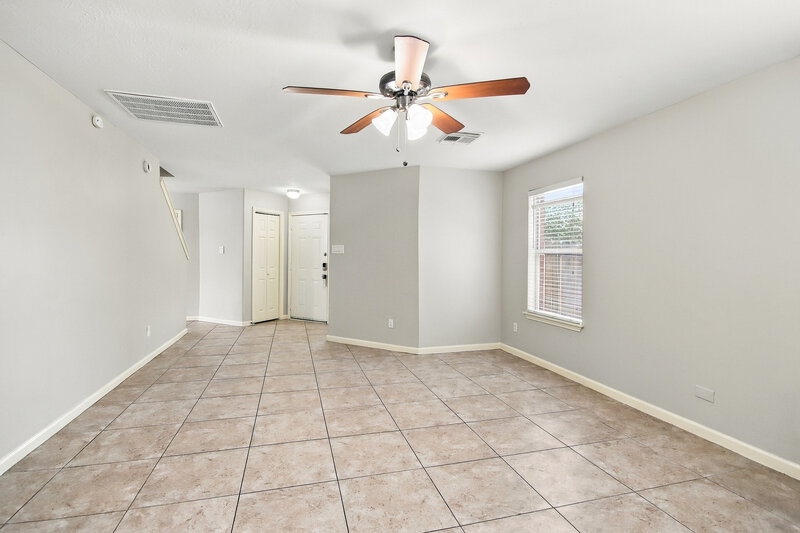 1,560/Mo, 2823 Cypress Island Dr Houston, TX 77073 Living Room View 2