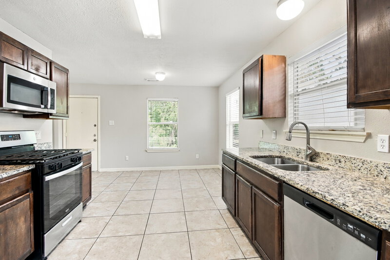 1,560/Mo, 2823 Cypress Island Dr Houston, TX 77073 Kitchen View
