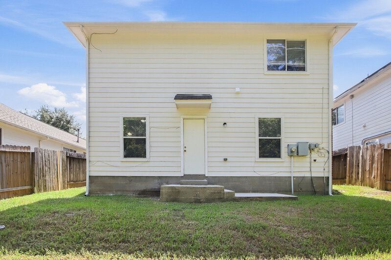 1,560/Mo, 2823 Cypress Island Dr Houston, TX 77073 Rear View