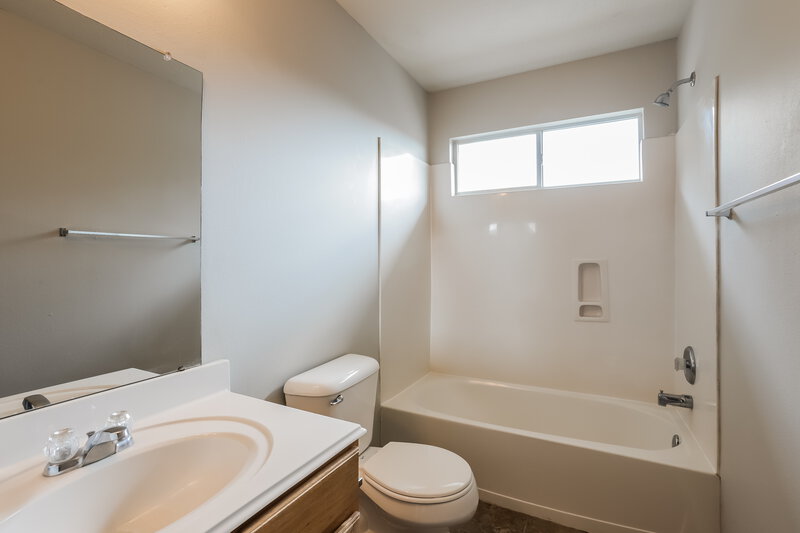 1,845/Mo, 2823 Cypress Island Dr Houston, TX 77073 Bathroom View 2