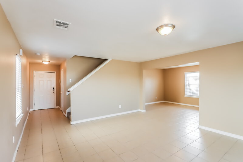 1,975/Mo, 407 Willow West Dr Houston, TX 77073 Living Room View 2