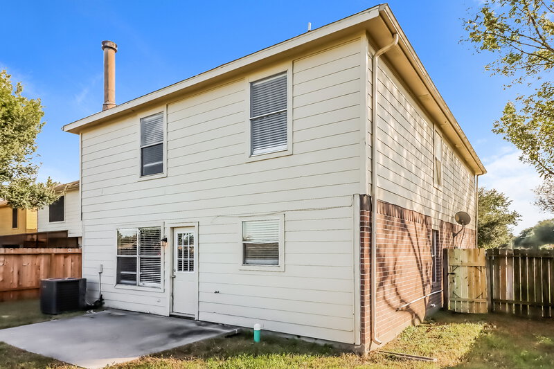 1,975/Mo, 407 Willow West Dr Houston, TX 77073 Rear View