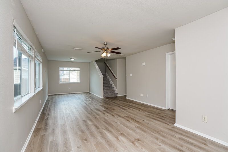 1,840/Mo, 1129 Verde Trails Dr Houston, TX 77073 Living Room View