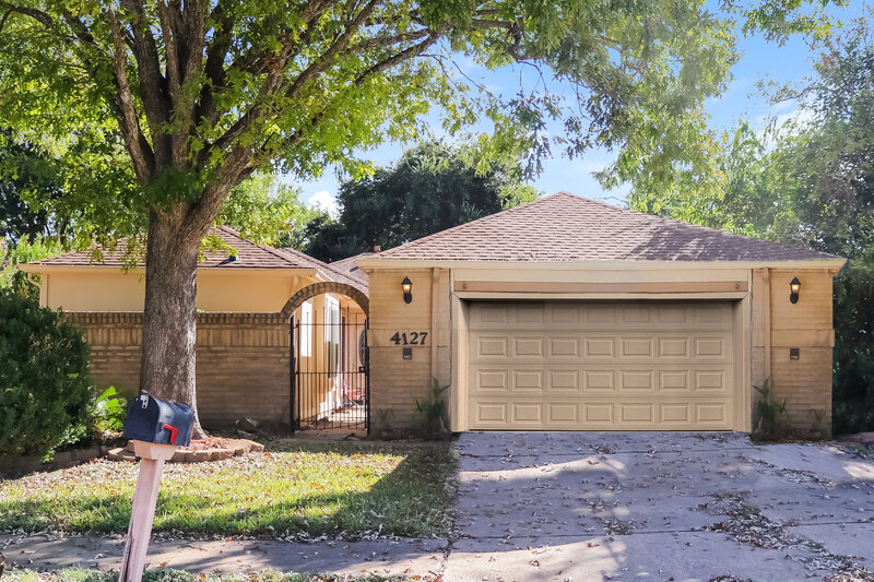 0/Mo, 4127 Barnwell Dr Houston, TX 77082 External View